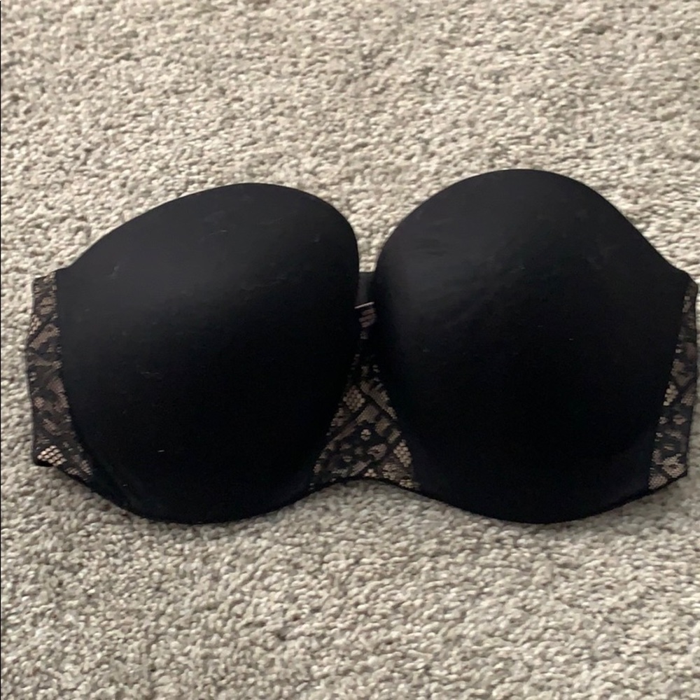 Black and lace strapless bra